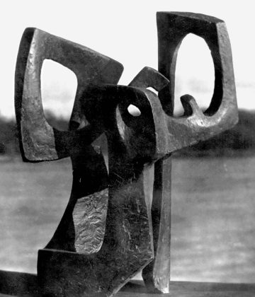 4-Kompozycja nr. 3-.Głowa Bojownika -74x42x53 -gips patynowany, 1973